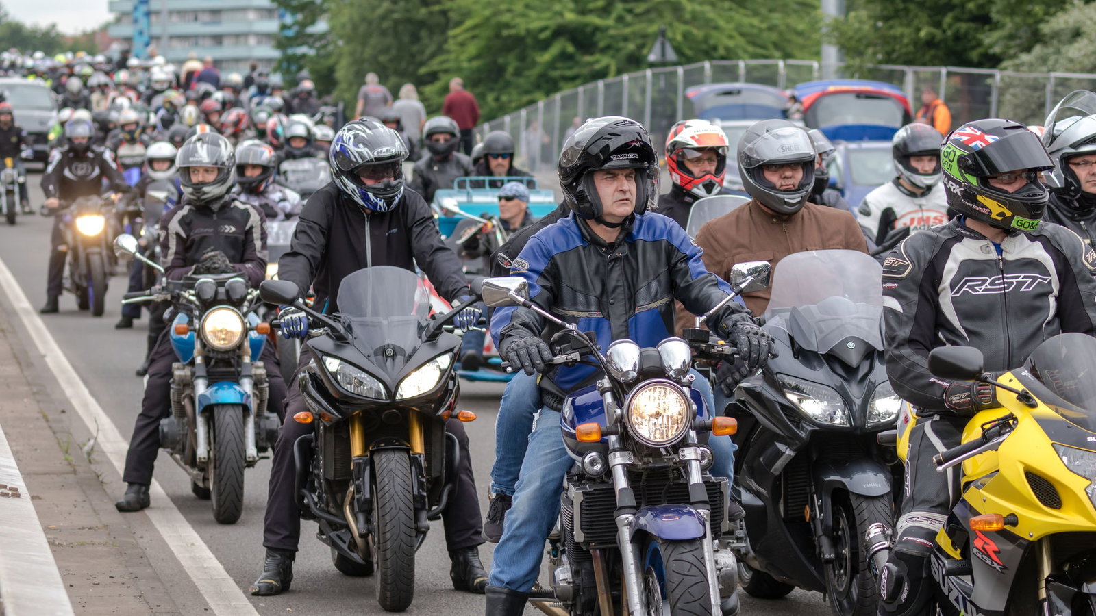 MotoFest Coventry bikes on track. - MotoFest Coventry